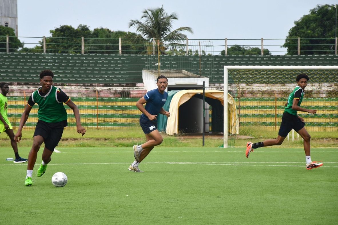 efemontaigne's tweet photo. Au classement final après l’ensemble des matchs des #Jeux sportifs de la #ZAC lycée Lomé 2023, notre délégation remporte le trophée de la 3eme place sur 6 délégations. Bravo à nos https://t.co/qmCsyNccEj.s !
@aefeinfo @ambafrancebenin @ALFM_monde https://t.co/AF5VzUxEhj