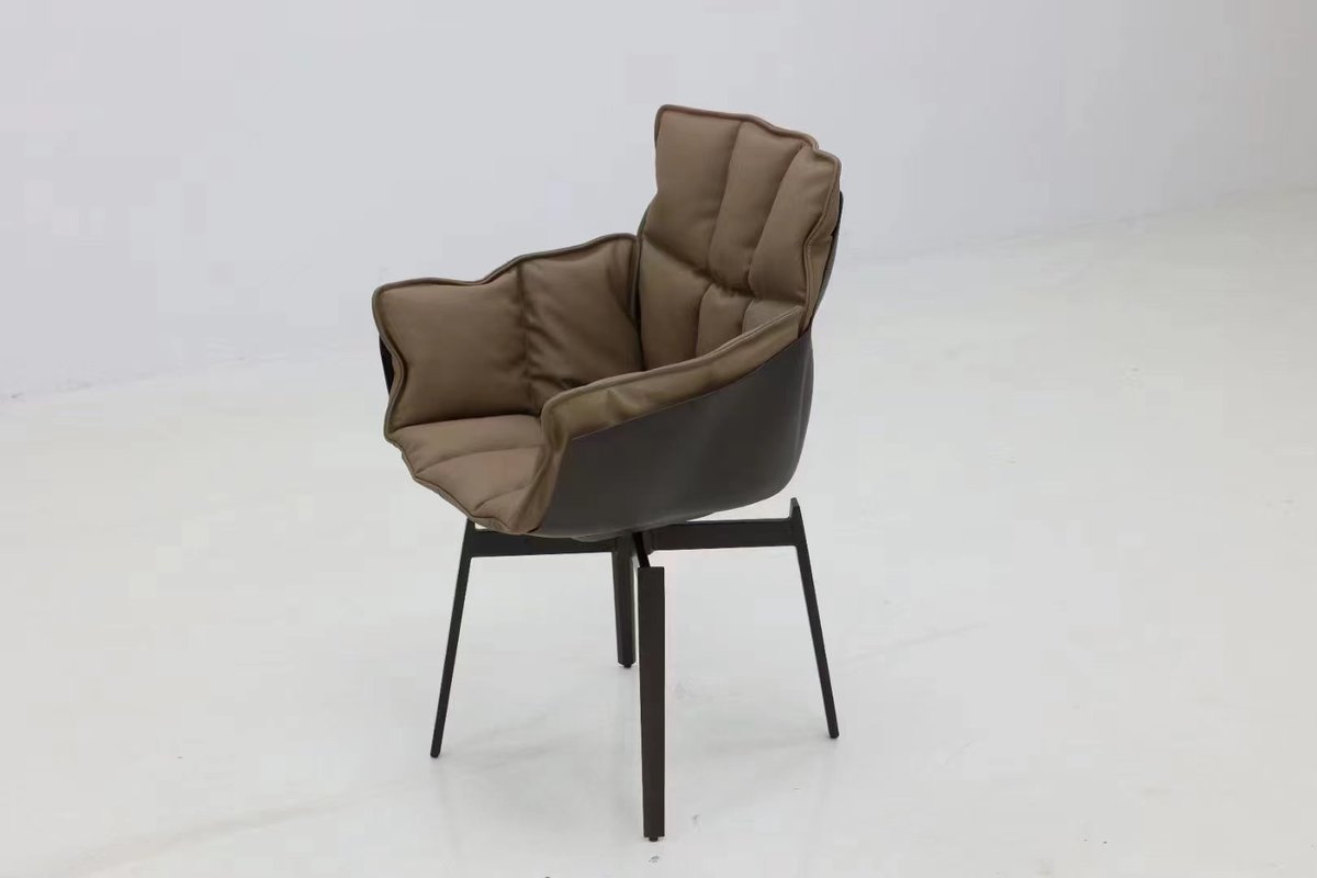 DeyateLin's tweet photo. The charm of this chair stems from its simplicity and the sense of intimacy it creates
#singlechair #lounge #loungechair #relax #workspace #office #wholesale #chair #homeoffice #coworking #officedesign #chairdesign #team #furniture #interiordesign #officechair #officefurniture https://t.co/cyng5VlgMF