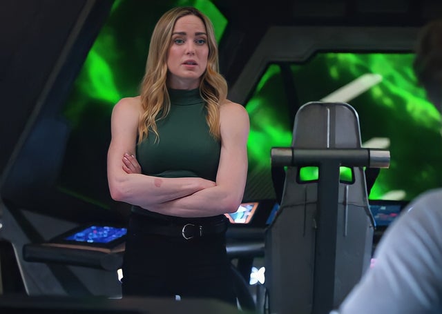 cjsaysanynez's tweet photo. #SaveLegendsOfTomorrow

The ex assassin/            The Director of the 
Superhero GF                  Time Bureau GF https://t.co/4QvuVyDGit