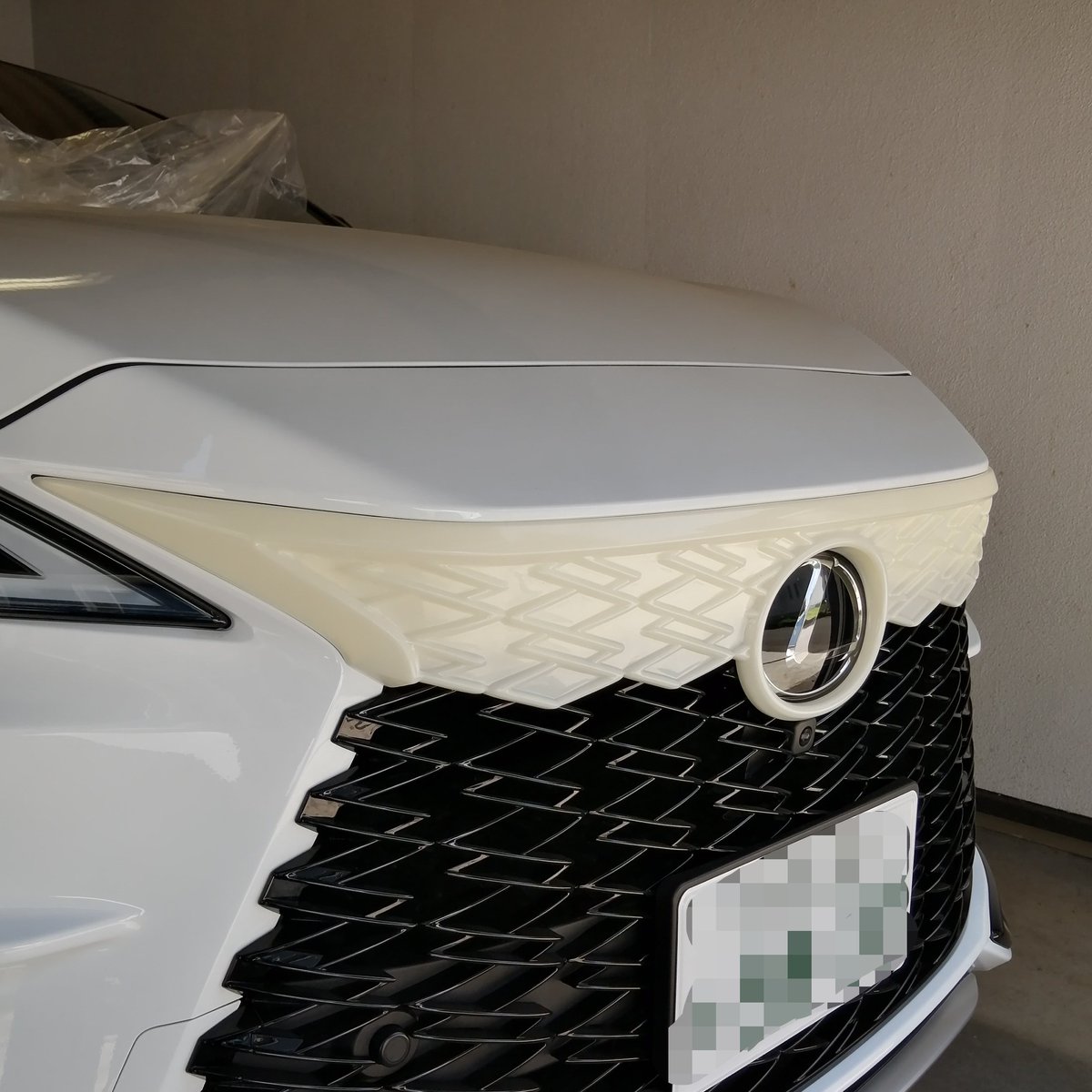 takeo_akiyoshi's tweet photo. ■LOOP GRAPHICS■
LEXUS RX　スピンドルグリル⁉️

ちら見せ。

#lexus #lexusrx #lexusnation #lexusclub #lexususa #lexusowners #newrx #rx350 #rx350h #rx450h #fsport #versionL #lexuslife #lexusnation #lexusgram #teamlexus #newlexus #trd #toms #modellista #レクサス #レクサスrx https://t.co/3YmrHrGlwn