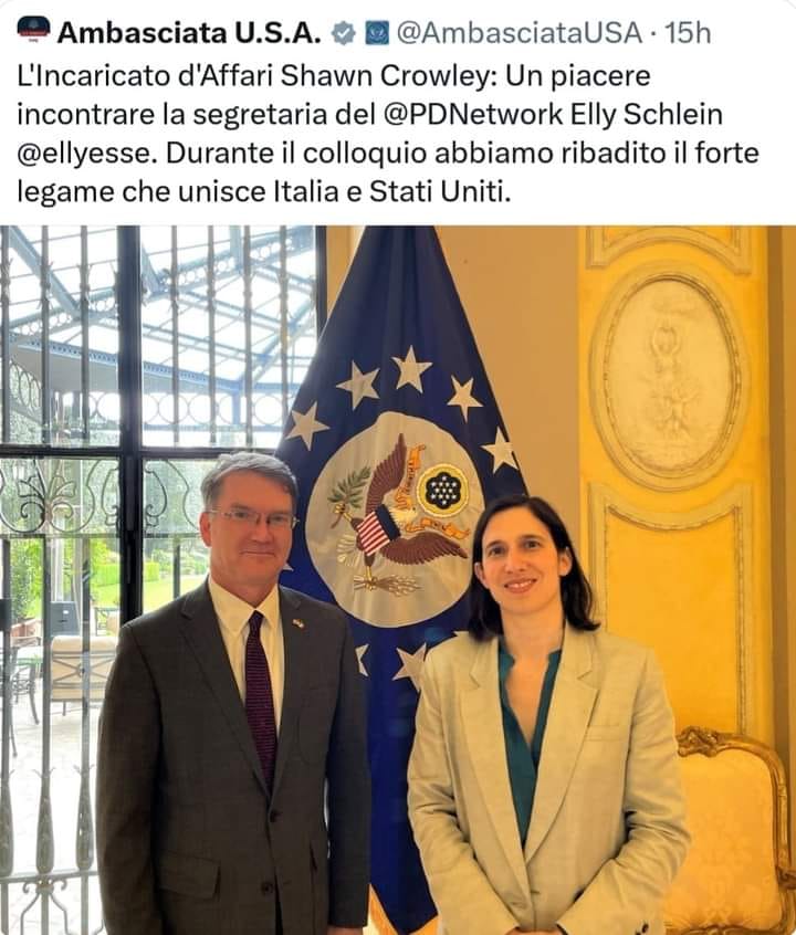 sergio_scorza's tweet image. Superato il duro test ed ottenuto l'incarico a tempo determinato, un bella foto ricordo insieme al padrone #USA per la neo-segretaria per gli affari con l'Italia.

#ely #pdnetwork