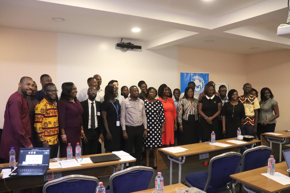 CHRAJGHANA's tweet photo. The National Steering Committee tasked to Develop a National Action Plan on Business and Human Rights in Ghana met Young advocates to discuss how businesses impacts the lives of the youth and to solicit their inputs into the NAP.
Supported by @UNICEFGhana.  
📸#CHRAJ #BHR https://t.co/yVmEEVI8CI