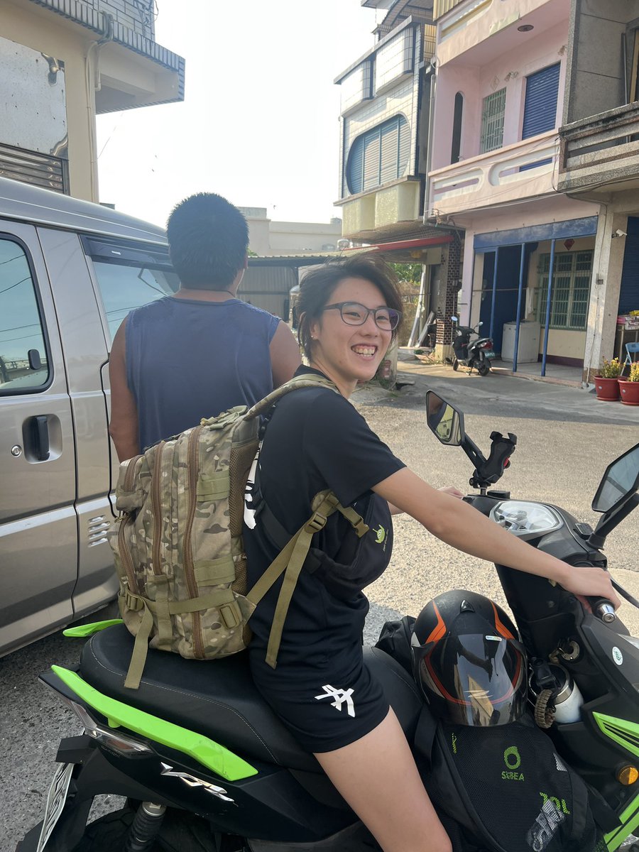fuheichen's tweet photo. 我們是一間民宅、老房改造，座落在小琉球巷弄內。
簡易的設備和復古的佈置，讓你有回到家的舒適感。
Instagram：staysalty2019
☎️0988099722(LINE)
✳️+886 913295887(WhatsApp)
#taiwan #diving #homestay #besthost #liuqiuisland #guesthouse #小琉球民宿 #虎斑貓 #老屋民宿 #老宅 #老房子 https://t.co/3wWECMTG6u
