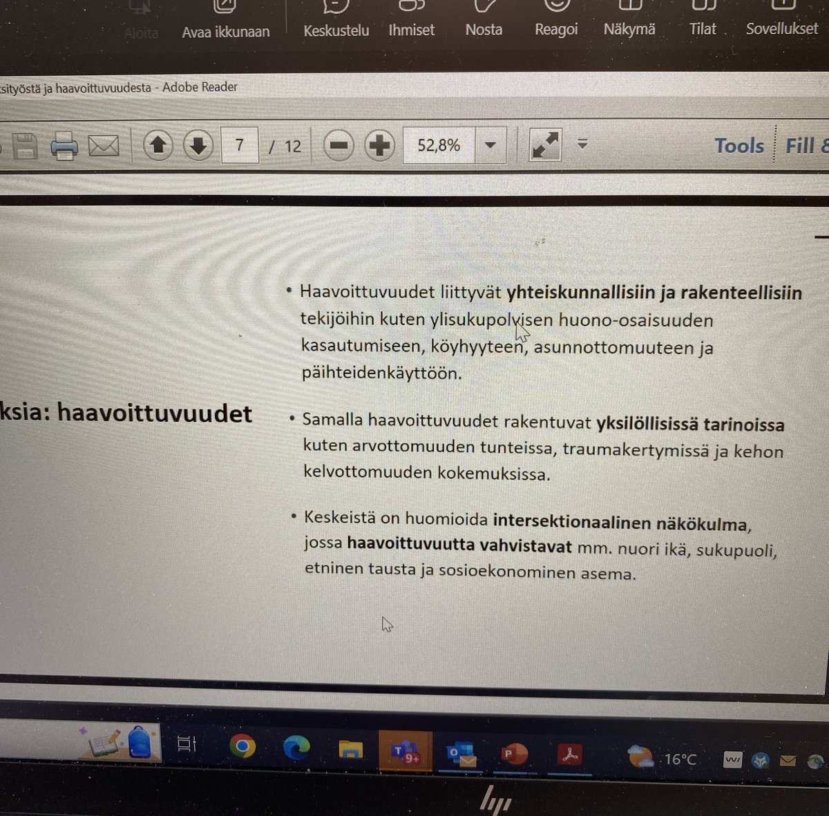 TerhiLaine's tweet photo. @KatiskoMarja kertoo seksityöstä selviytymiskeinona #VamosAkatemiassa. Haavoittuvuus on yhteiskunnallinen prosessi. Yksi seksityön riskiryhmä on hatkanuoret. Haavoittuvuus liittyy aina olosuhteisiin. @vamosnuoret @HDLsaatio https://t.co/YeKGI6WAHf