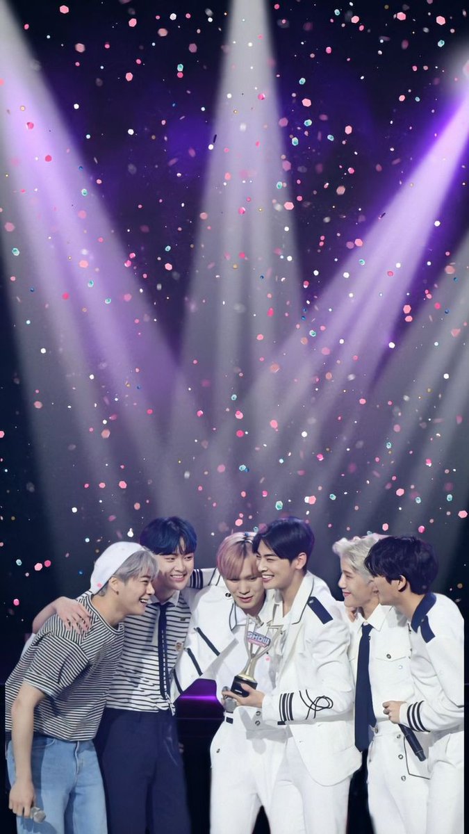 Louellaroha's tweet photo. One of our six shining stars really became one with the stars.

May your gentle soul find peace.

#ASTRO #아스트로 #MoonBinWeLoveYou #문빈 https://t.co/xLyUGYePyO