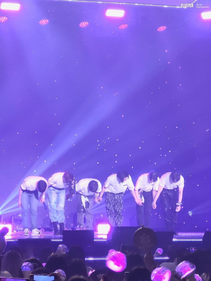Louellaroha's tweet photo. One of our six shining stars really became one with the stars.

May your gentle soul find peace.

#ASTRO #아스트로 #MoonBinWeLoveYou #문빈 https://t.co/xLyUGYePyO