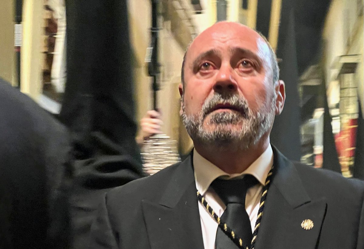 Adiós al llamador de Manolo Ballesteros. cofrademania.com/noticias/lo-qu… <a href="/oracionhuerto/">Oración en el Huerto</a> <a href="/masjerez/">masjerez</a> <a href="/MigueMoreno79/">Miguel Ángel Moreno Perez</a> <a href="/miguelperea1/">miguelperea</a>