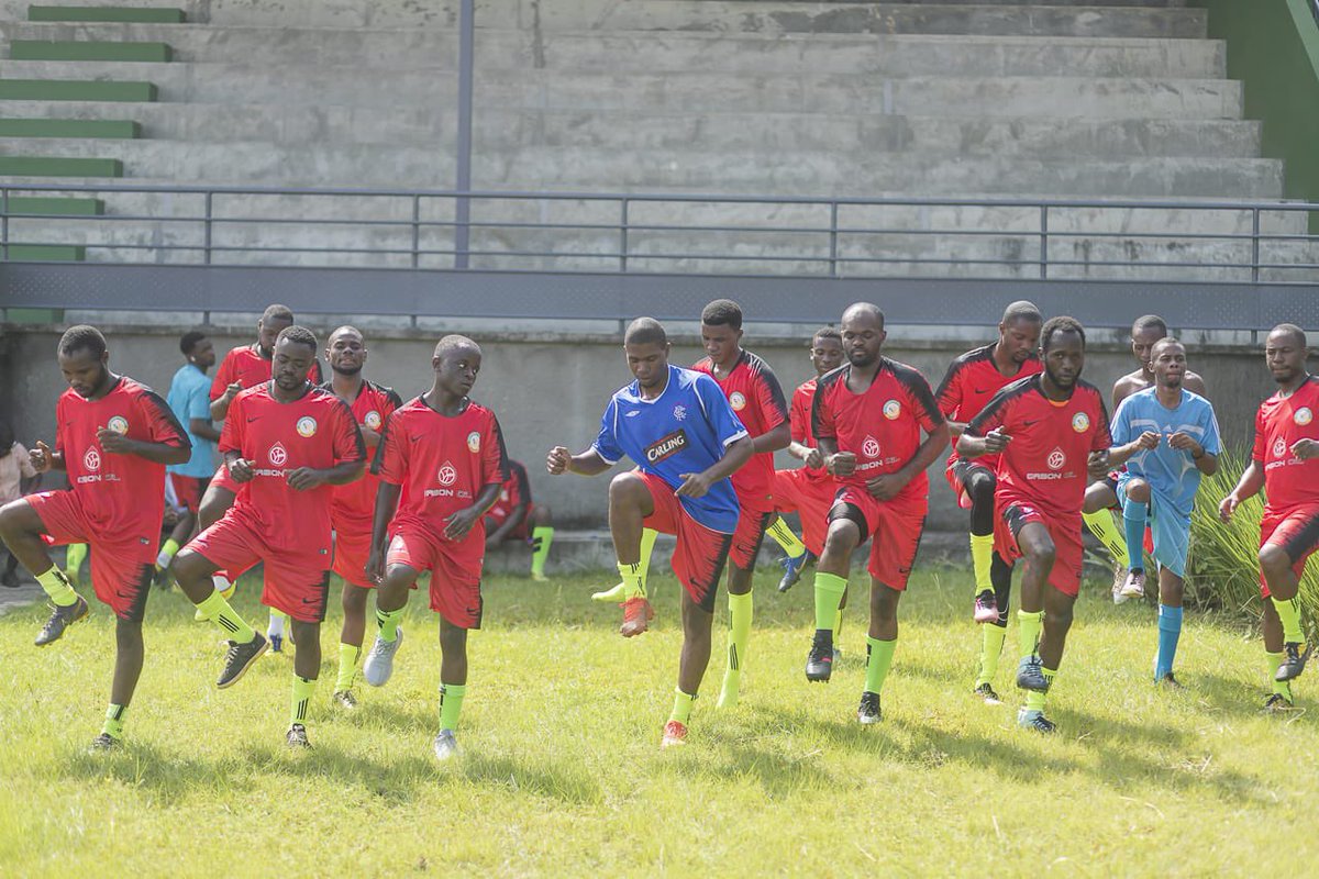 csu_gabon's tweet photo. Hier marquait le #lancement #effectif du CSU 2023 avec le #football et le #basketball hommes!  

Le #Ministre de la #Jeunesse et des #Sports, @FrankNguema, et la la #Ministre-Délégué de l' #Enseignement #Supérieur, @Huguette_Tsono, nous ont fait l'honneur d'être pami nous. https://t.co/UUgW4cUfk7