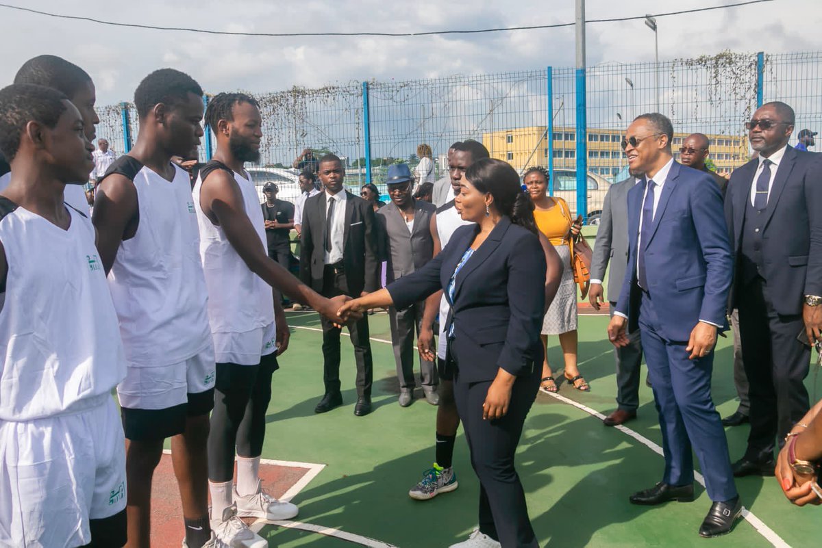 csu_gabon's tweet photo. Hier marquait le #lancement #effectif du CSU 2023 avec le #football et le #basketball hommes!  

Le #Ministre de la #Jeunesse et des #Sports, @FrankNguema, et la la #Ministre-Délégué de l' #Enseignement #Supérieur, @Huguette_Tsono, nous ont fait l'honneur d'être pami nous. https://t.co/UUgW4cUfk7