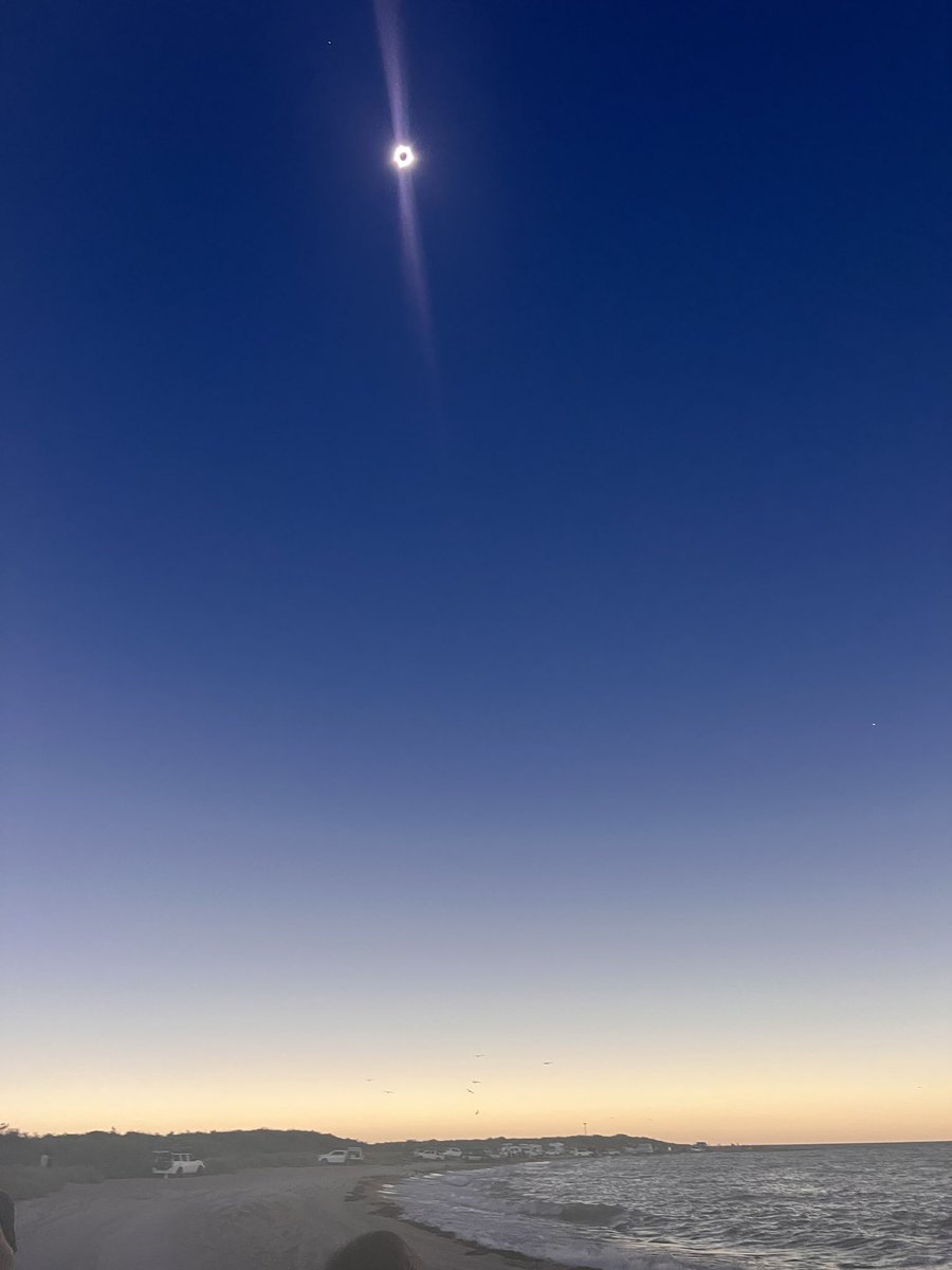 ClareDimer's tweet photo. Solareclipse #exmoutheclipse great to experience the eclipse in beautiful
Exmouth today https://t.co/soPPZJcMhu