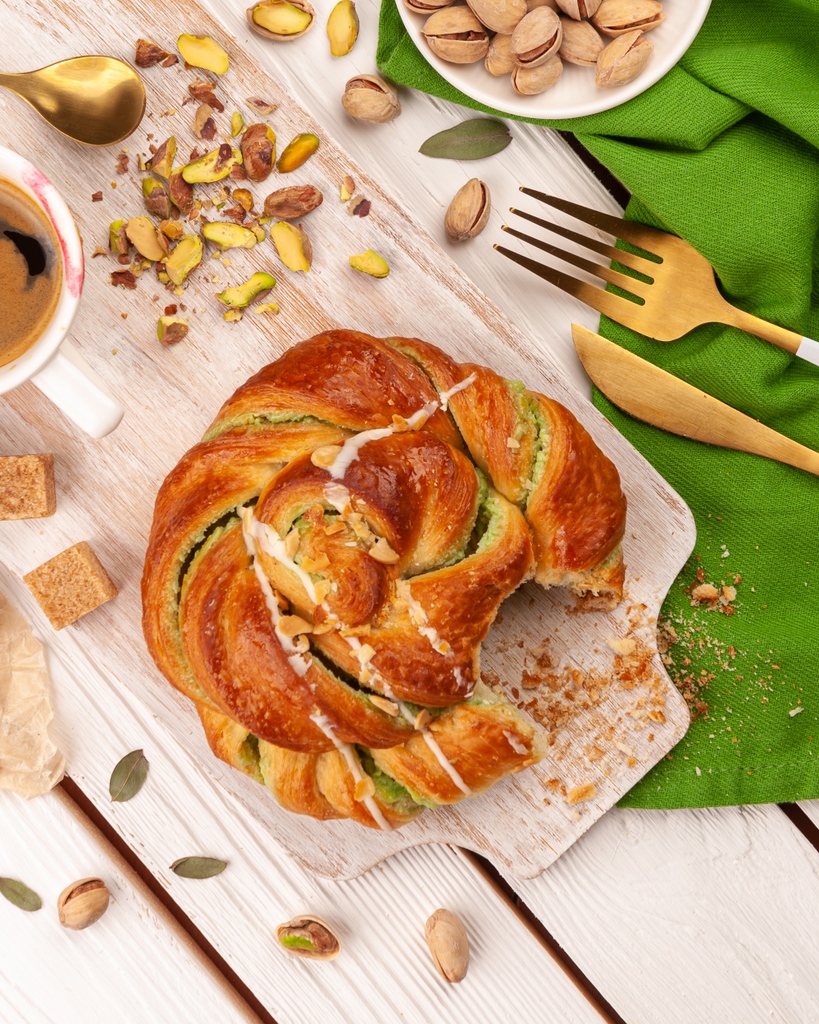 pistachio pastries? yes please!⁠
⁠
why not try making your own using our pistachio kernels😍⁠
⁠
available through the link in our bio⁠

#nuts #healthyfood #healthy #almonds #foodie #healthylifestyle #dryfruits #yummy #vegan #delicious #instafood #photooftheday #pistachio