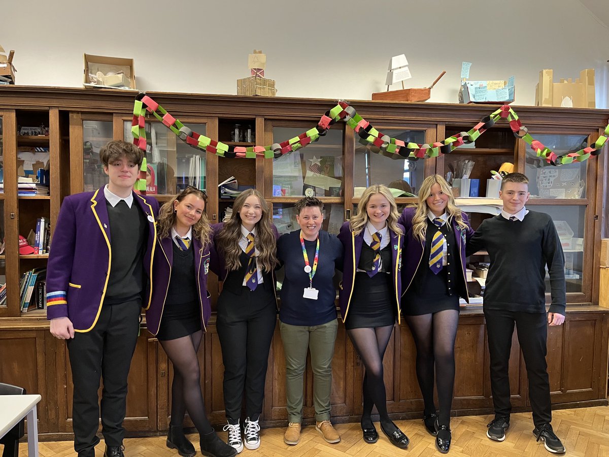 teachmodies's tweet photo. Said hello and now saying goodbye to my first classes with S6 pupils this year ⁦⁦@MarrColOfficial⁩ - and it’s been an absolute pleasure to get to know such a cracking bunch of young people. 

Wishing them the best for the future, including the ones not pictured! https://t.co/ieam7dEqEb