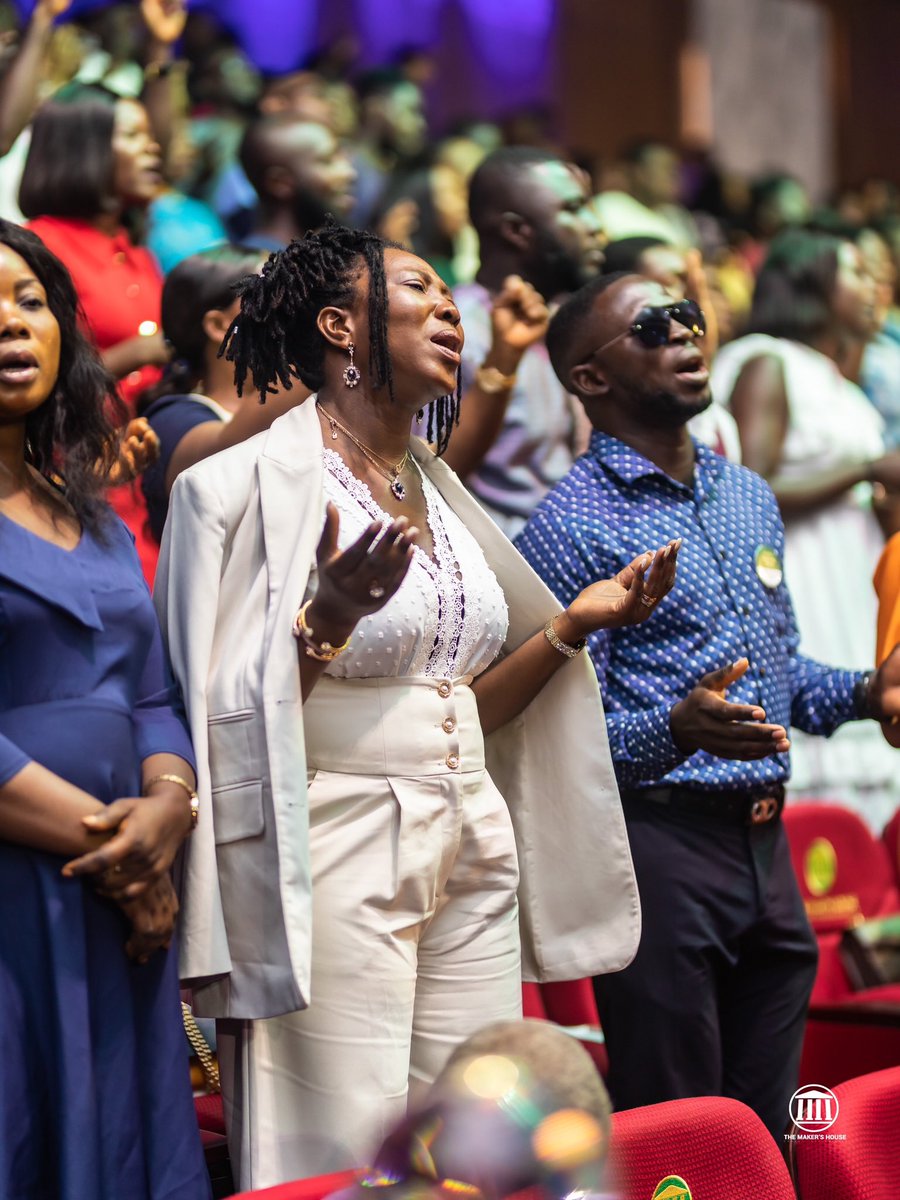 themakershouse's tweet photo. You may not know them personally, but God knows their situation, and He will surely come through when you pray.
.
.
#SayAPraverwithTMH
#WeAreTMH
#ThisIsHome 
#TMHDestinyArena https://t.co/KBUTR2827x