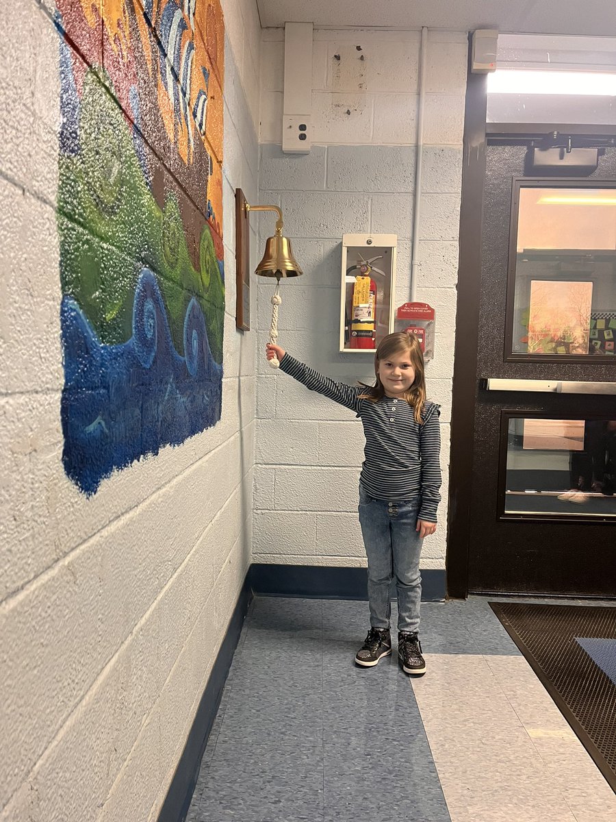 kimwheaton03's tweet photo. Meeting our goals and ringing the bell! #InMarauderCountry https://t.co/SEsC0RHwBN