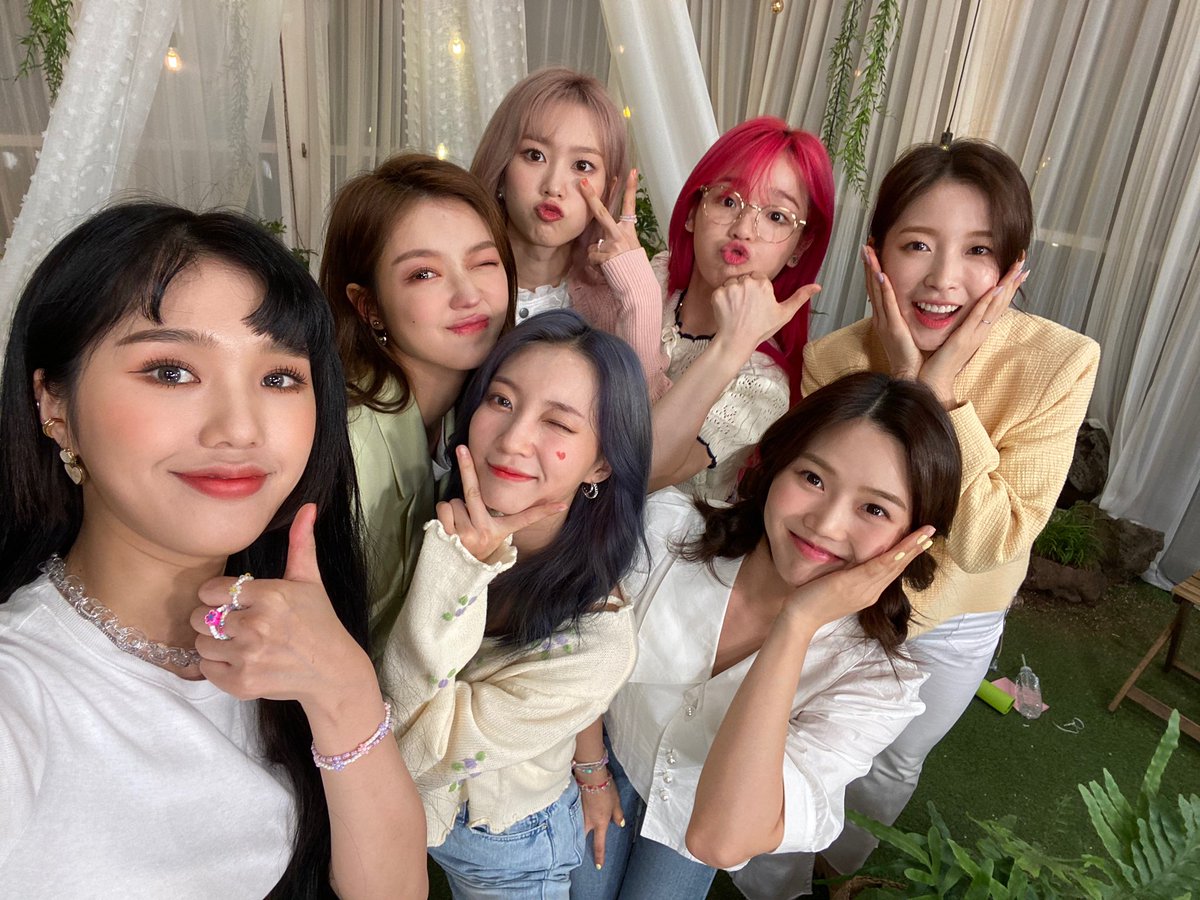 421OMG_'s tweet photo. 오마이걸 8주년 축하해 🌟
언제나 우리의 행복이고 기쁨이야 고마워 
앞으로의 소중한 순간들도 우리 다 함께 하는거야 💜
보고 싶다 얼른 https://t.co/tMgswsMq98