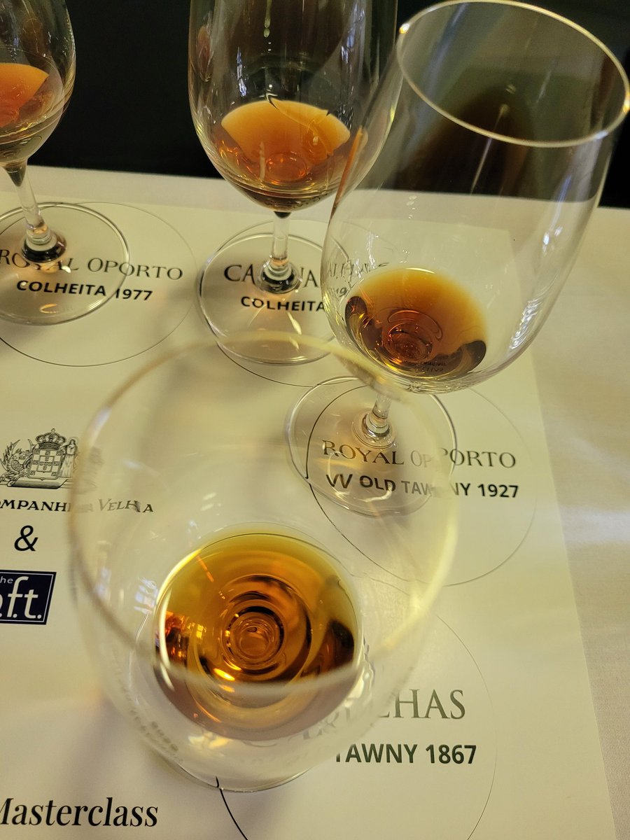 Dutch_G's tweet photo. Well that was fun! Beautiful #Colheitas going back to #1867. Probably oldest wine that I have tasted and still very youthful with yellow fruit notes, citrus and hay and impeccable freshness. It was drawn off the cask and bottled only 3 days ago. Thank you @thebft for organising. https://t.co/DfglWnJZwP