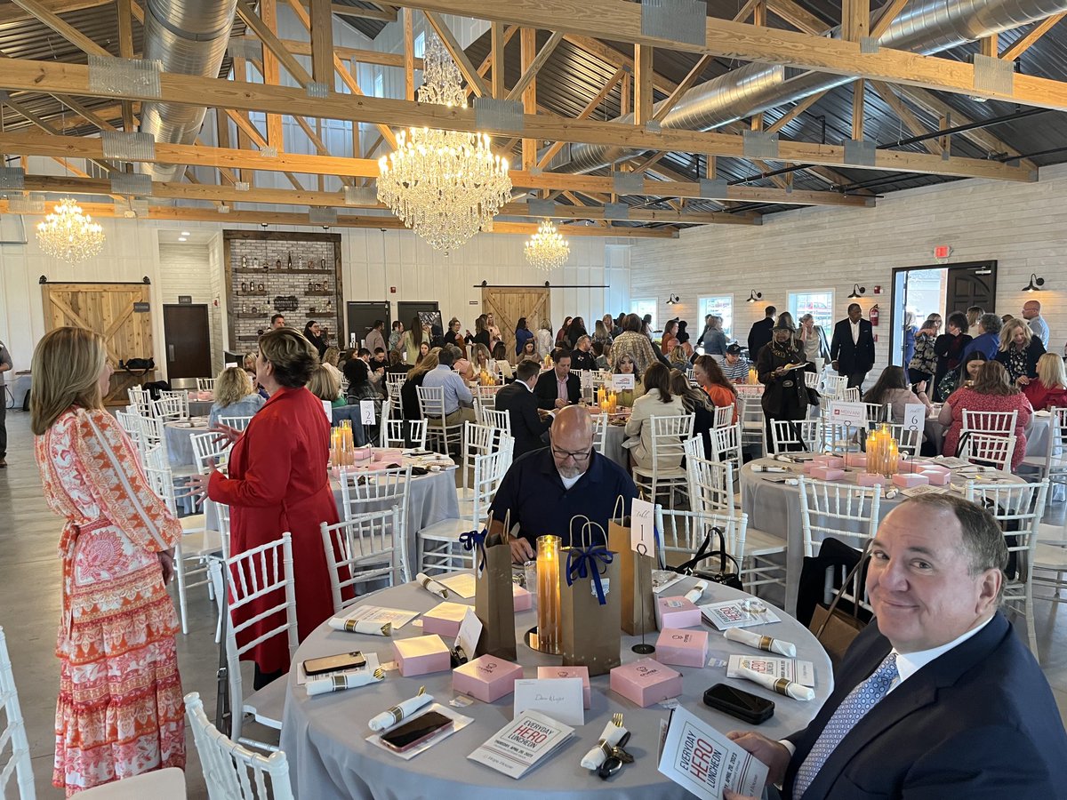 Dana Wright🎙 tweet media