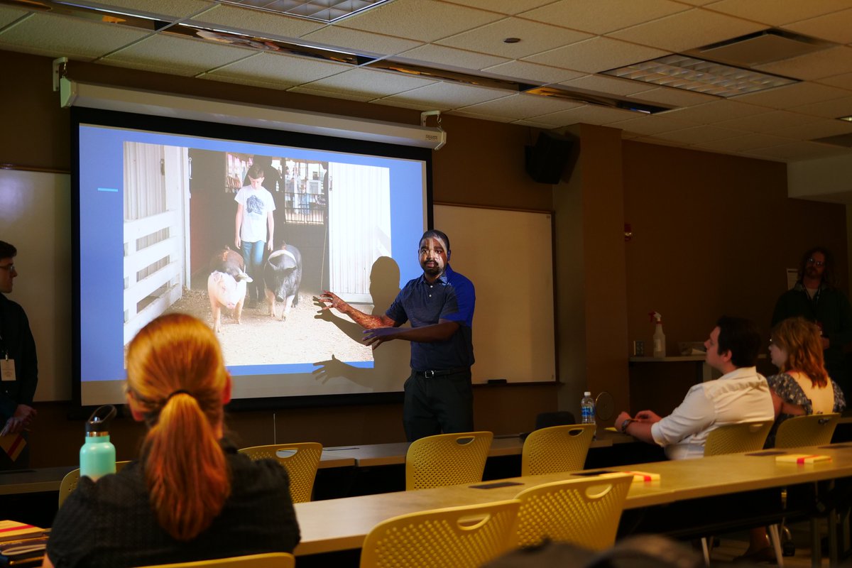 IUSBSoc_Anth's tweet photo. Student presentation at Friday's Undergraduate Research Conferences. Knef King, Alex Singleton, Chris Vreugdenhil, and Jorge Palomino presented on their Visual Ethnography of the 2022 St Joseph County 4-H Fair.  They were led by mentors, Dr. McGuire and Dr. Schrank. https://t.co/YuRYlS5pJn