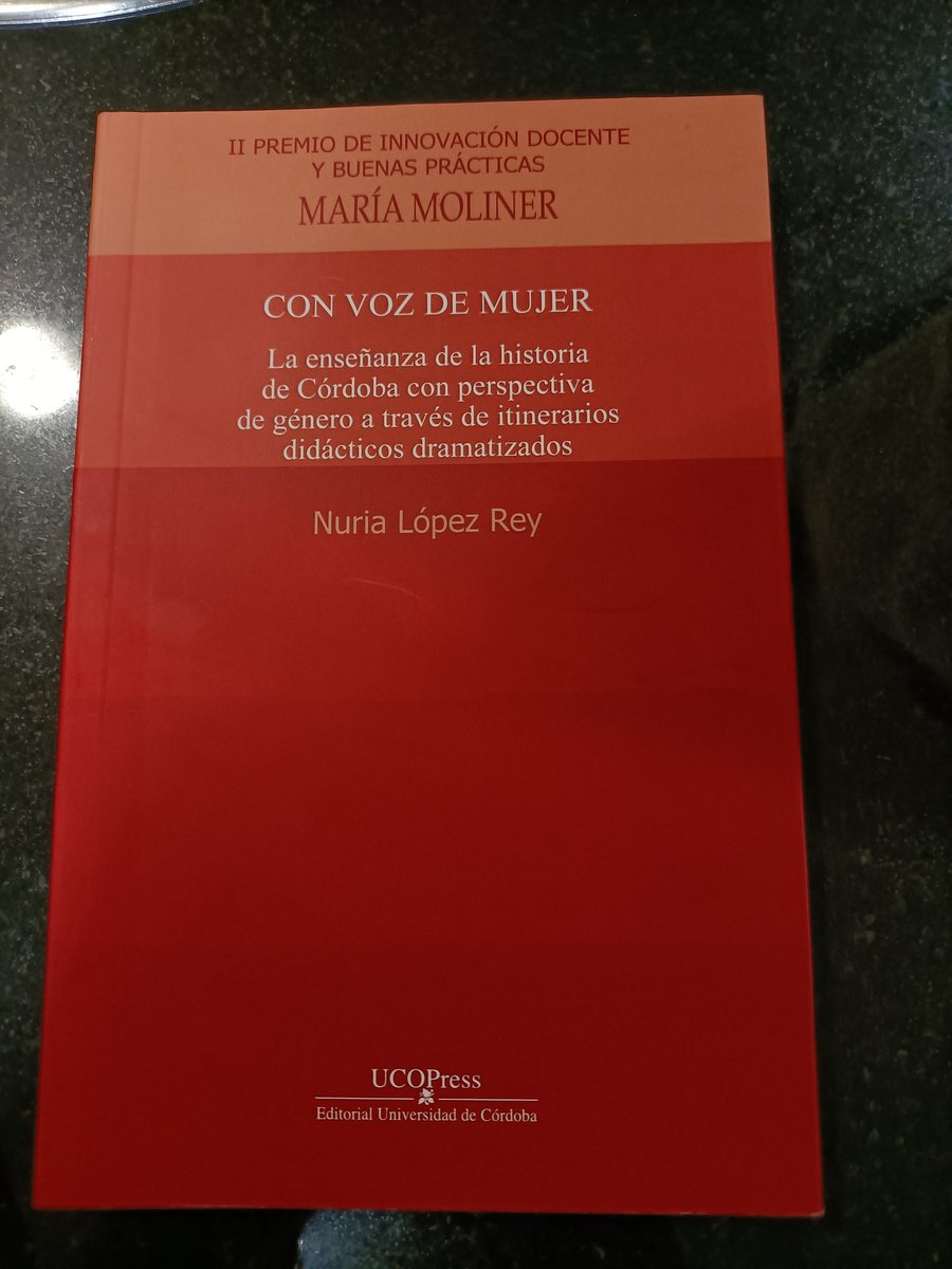 Ya tenemos nuestros libros dedicados
Deseando leerlo!

Gracias <a href="/nuriaprofe11/">Nuria López Rey</a>