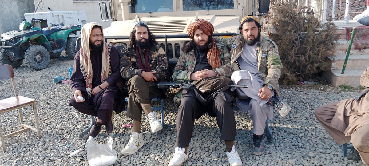 اختريز پيغام! 
د نېکمرغه کوچني اختر د رارسيدو په مناسبت د نړۍ ټول اسلامي امت په ځانگړي ډول افغان غيور او ميړني ولس ته د زړه له کومې مبارکي وړاندې کوم.👋✋
اختر مو مبارک او بختور شه!❤
ټول فرضي او نفلي عبادتونه مو د الله ج په دربار کې قبول شه!🙏