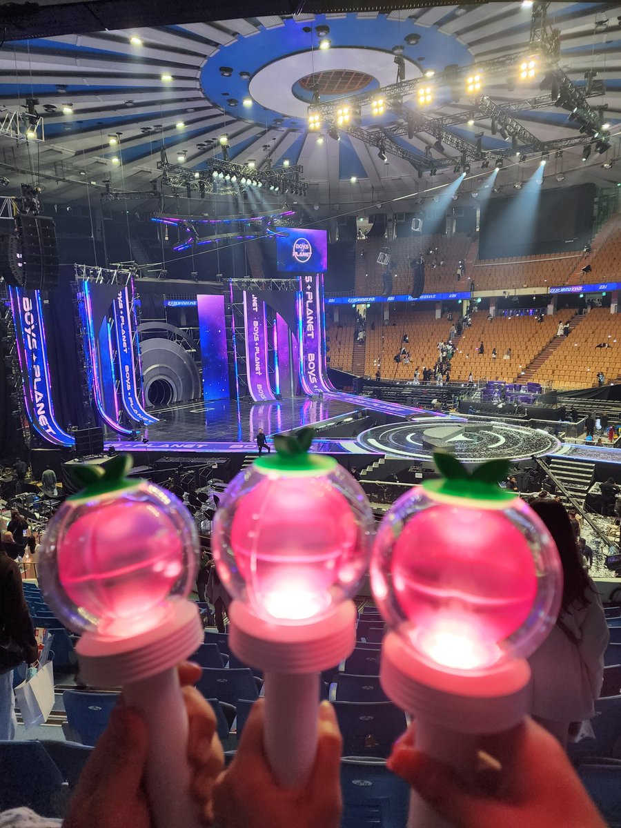 hmhfox5's tweet image. 민현아 고생했어!!! 
너무 너무 잘했어 최고야🦊❤️
#민현 #황민현