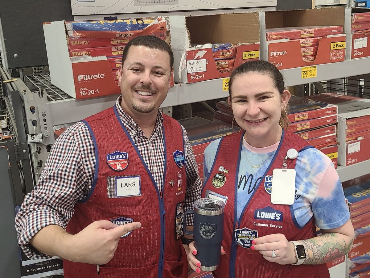 PresnellLars's tweet photo. Welcoming Norfolk 1065’s PSS Michele to President’s Club for 2022. Great work, especially for just starting in Pro in May ‘22! @eric_marler @sarahn_lowes @zsanitta https://t.co/bmJyoG3rre