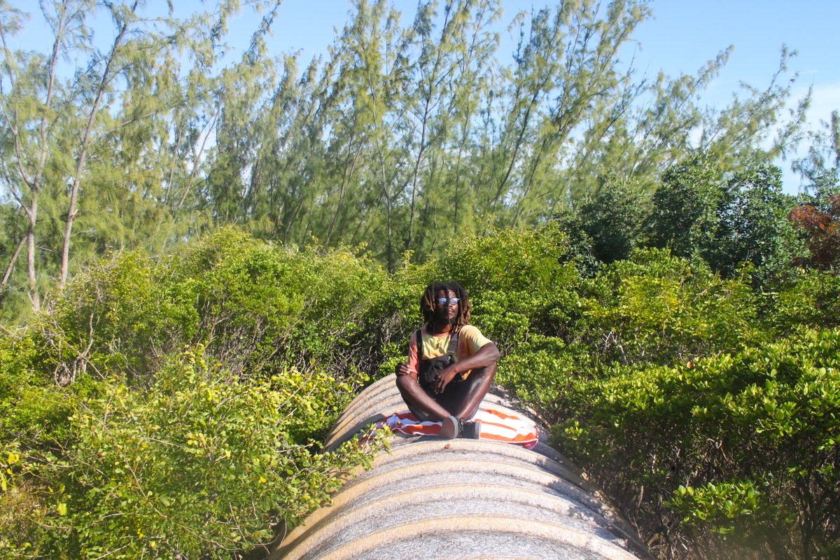 bankspost's tweet photo. haven't posted for a while on social media, life is going well right now guys, just keeping my head above waters, self loving me. #goodvibes #nikon #selftimer #tripod #coolspots #selflove #pondering #nature #explorer #photography #banksshoots #turksandcaicos https://t.co/dGNTBJ6nNS
