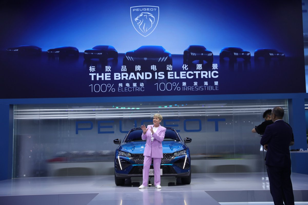 LindaJackson's tweet photo. Great to be back at the #ShanghaiMotorShow this week to launch the locally-produced #Peugeot408X and meet local teams and press. Our #PeugeotInceptionConcept is also in attendance, allowing show visitors to see up close @Peugeot's alluring vision of the future of the automobile. https://t.co/Jqv8JQk3dS