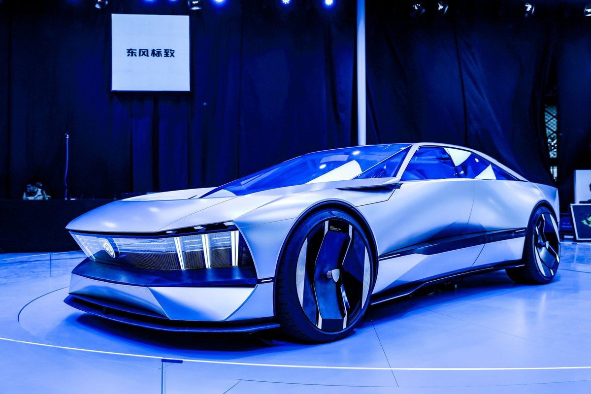 LindaJackson's tweet photo. Great to be back at the #ShanghaiMotorShow this week to launch the locally-produced #Peugeot408X and meet local teams and press. Our #PeugeotInceptionConcept is also in attendance, allowing show visitors to see up close @Peugeot's alluring vision of the future of the automobile. https://t.co/Jqv8JQk3dS