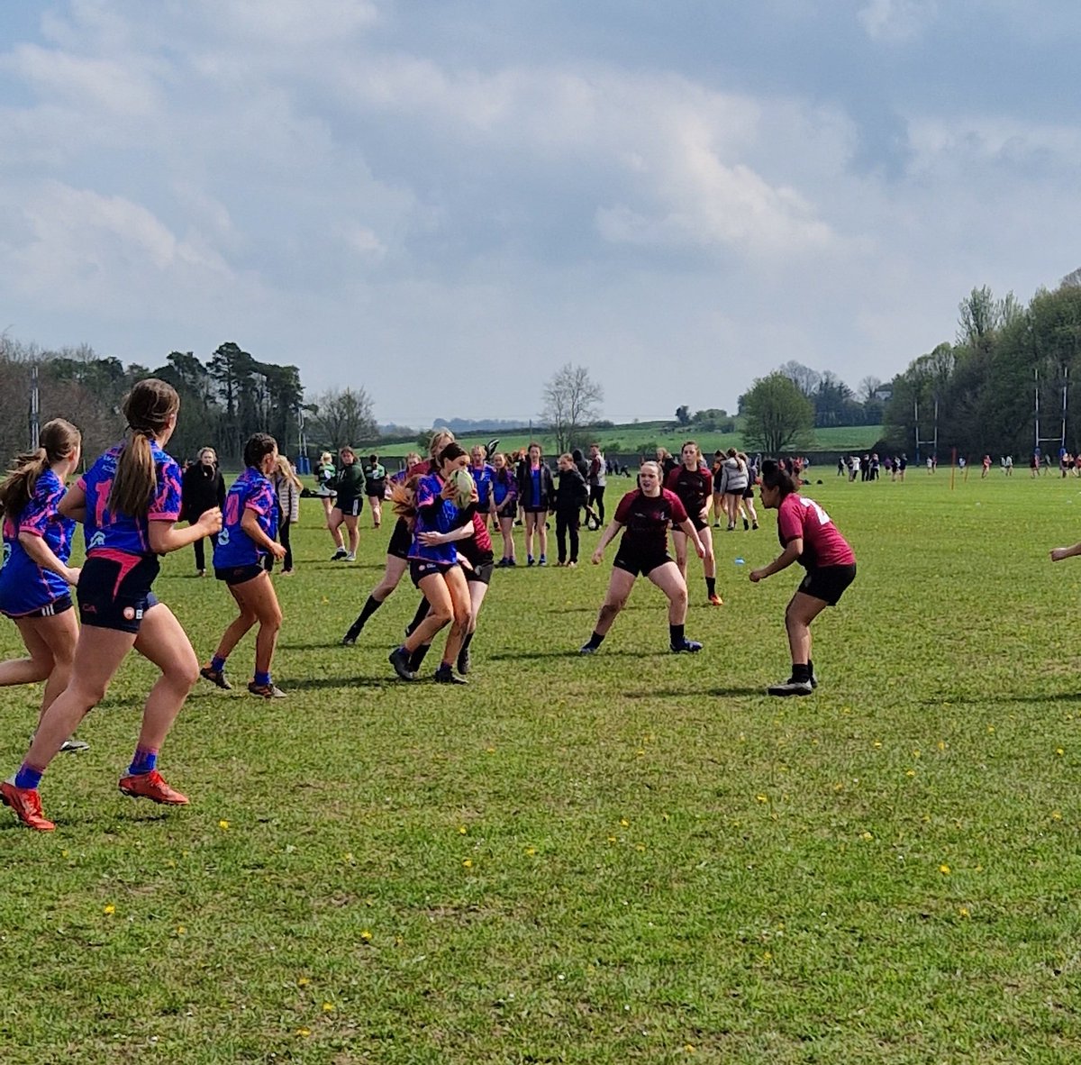 We @ThomondCommColl had a great day at the @Munsterrugby 7s tournament. Great to see so many schools involved #munsterstartshere 💜🖤🏉