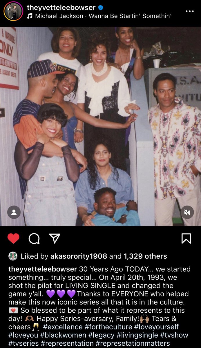 nikkiblaire's tweet photo. A true master class in TV writing, acting, everything! #LivingSingle is 30 years old. #cheers https://t.co/BptJhyB0Fi
