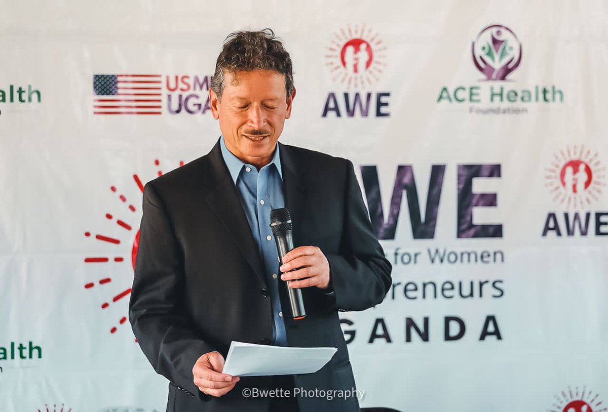 Congratulations on graduating from the fourth cohort of AWE.

This achievement was not easy and you should feel proud of your accomplishment in completing this course.

| Mauricio Hernandez from the U.S. Embassy’s Public Diplomacy Section

#AWECohort4Grad
#AWEnergized
#AWECohort4