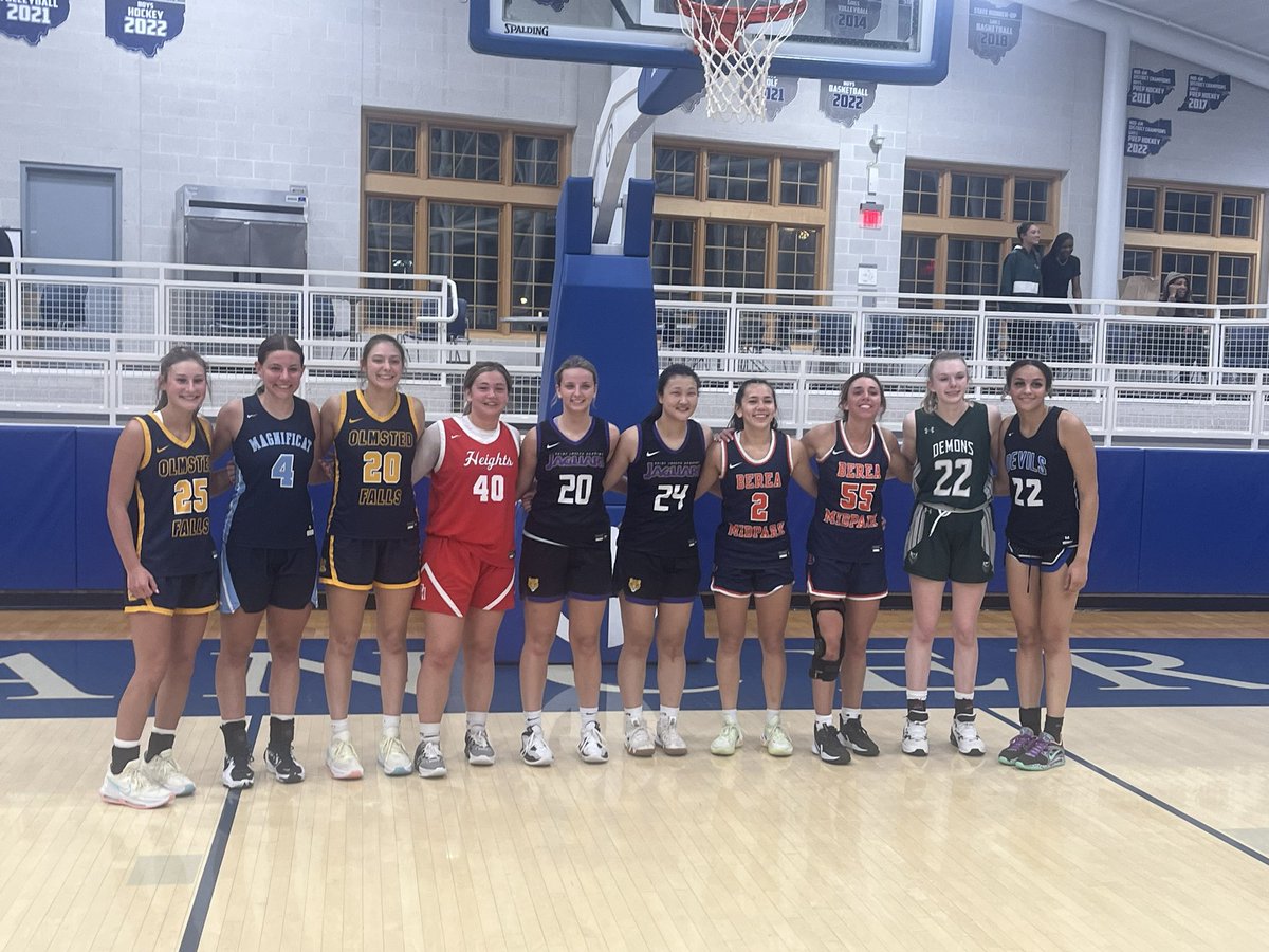 CuyhtsAD's tweet photo. Congratulations to @tess_conroy who participated in the Greater Cleveland Basketball Coaches Association All Star Game last night at Gilmour.  Tess hit 4 three pointers in the second half! 🏀🏀🏀🏀 https://t.co/Z74XDBJjsH