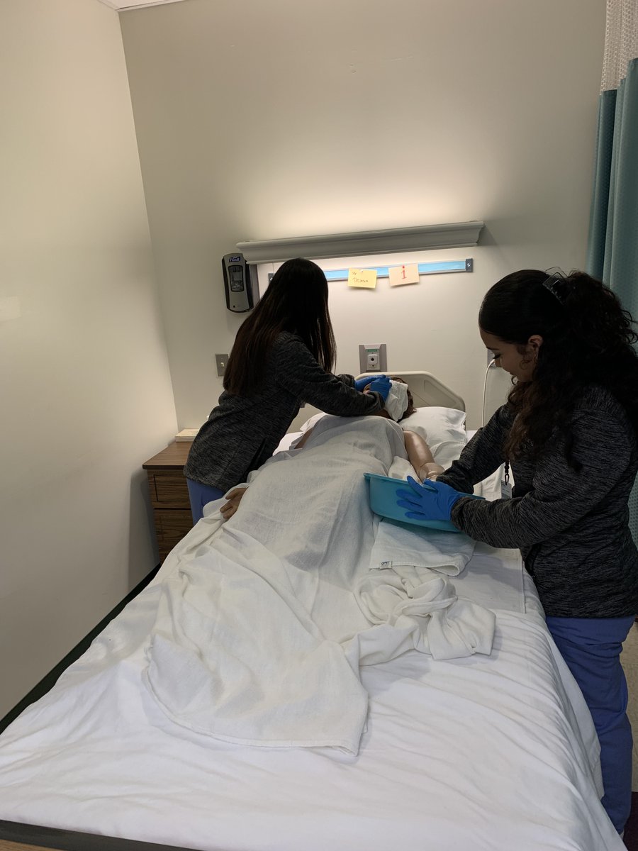RdgMuhlCTC's tweet photo. Our next program to highlight is Heath-Nursing Careers! 🩹
HNC students are prepared for any health-related job. They cover information such as medical terminology, anatomy and physiology, bedside manners, and also master 45 skills and the 11 body systems!
#rmctc #healthcare https://t.co/G3sC6XOR7T