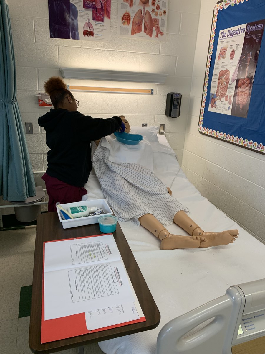 RdgMuhlCTC's tweet photo. Our next program to highlight is Heath-Nursing Careers! 🩹
HNC students are prepared for any health-related job. They cover information such as medical terminology, anatomy and physiology, bedside manners, and also master 45 skills and the 11 body systems!
#rmctc #healthcare https://t.co/G3sC6XOR7T