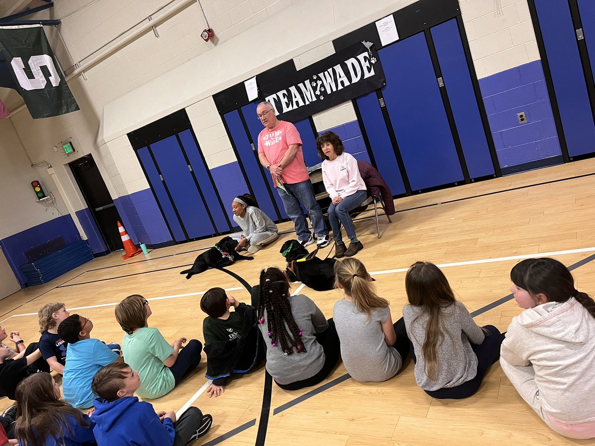 kimwheaton03's tweet photo. Thank you Mr. Clemens and Wade for reading to us about service dogs! #InMarauderCountry https://t.co/9zfq8h4n0Y