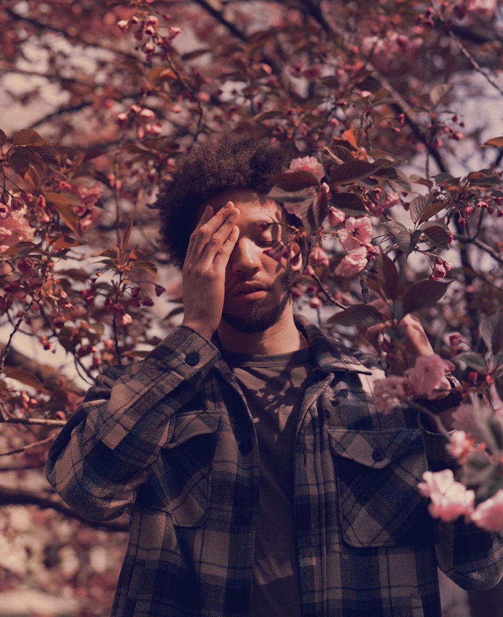 iamgking's tweet image. IT USED TO HURT MORE EP AVAILABLE EVERYWHERE NOW. Project based on disassociating the romantic definition of love that we’re familiar with and instead focusing on other aspects of care that are necessary in understanding love. Strong references to bell hooks All About Love 👑🌸