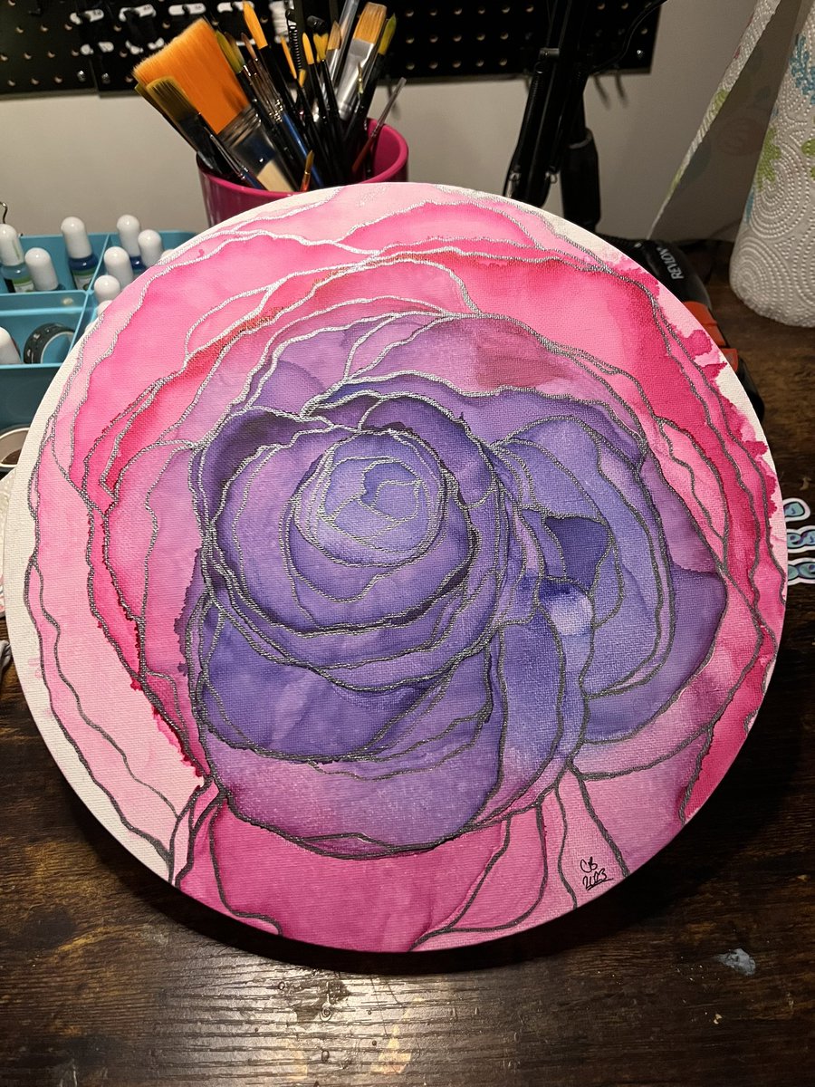 Last night I finished this pink and purple flower, and started another! It’s so relaxing to paint these.

#art #alcoholink #fluidart #mixedmedia #traditionalart #painting #drawing #cozy #artstream #stream #twitch #twitchcreative #floral #floralart #flowers #abstract #rose #peony