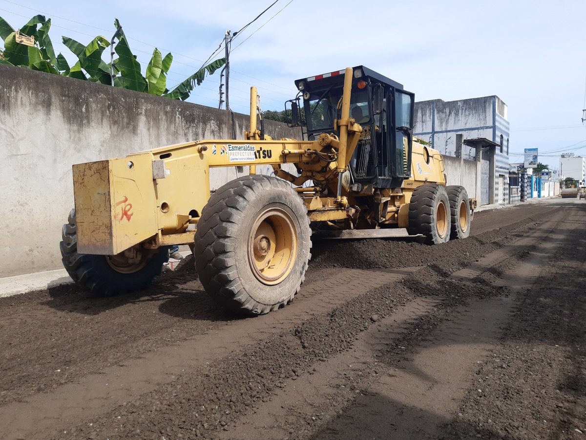 MuniAtacames's tweet photo. Estamos cada vez más cerca de tener la calle #Panamá 🇵🇦 en óptimas condiciones, pero para que esto suceda trabajamos preliminarmente en alcantarillado pluvial, sanitario y de aguas lluvias, esperamos las condiciones climáticas se presten para poder asfaltar

#HastaElÚltimoDía 🗓️ https://t.co/4Y3jdmatBm