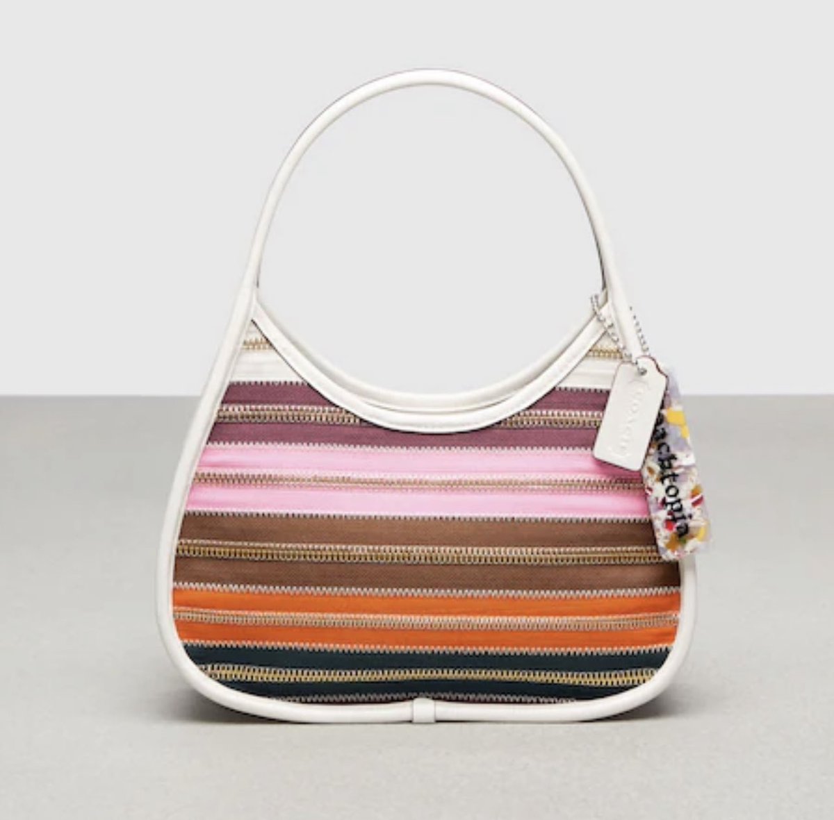 MIUCClAMUSE's tweet photo. STFU these bags from the new coach “coachtopia” line are so CUTE and they’re made out of recycled/left over materials from their other bags!! https://t.co/AAU41a6fjk