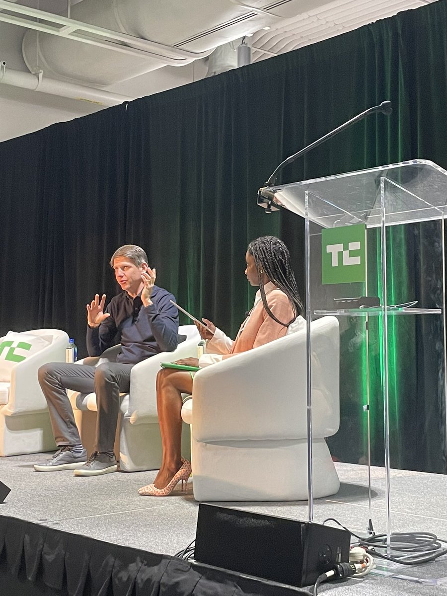 LJLuBow's tweet photo. Amazing takeaways listening to @davthack from @GreylockVC talk about PMF at @crunchbase Early Stage 2023 event. 
#earlystage2023 #crunchbaseearlystage https://t.co/NFy5zgYkAt