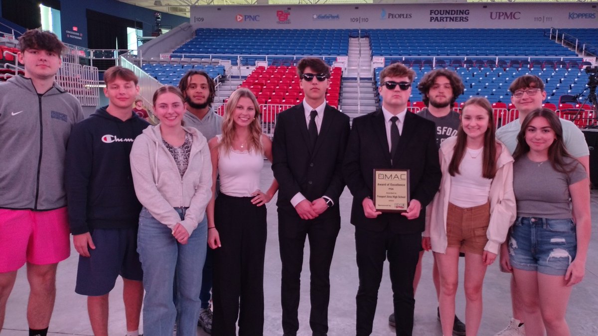 BeeTVFreeport's tweet photo. Award of Excellence in the PSA category.  Period 2, Mr. Hanna &amp; INDY FILM https://t.co/0eAjDbmn8w