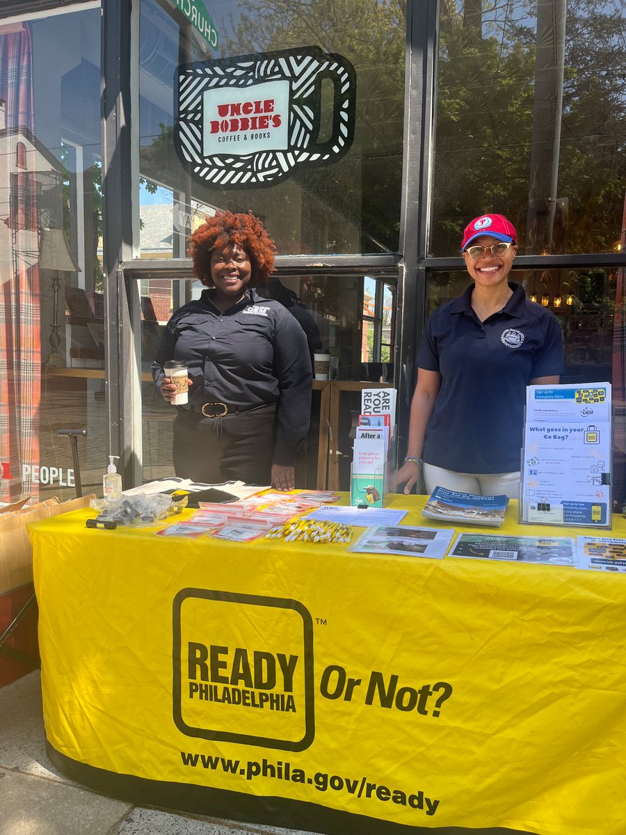 PhilaOEM's tweet image. We’re here outside Uncle Bobbie’s on Germantown Ave during #SevereWeatherAwarenessWeek! Come say hi. There are giveaways for your emergency kits and preparedness materials for the severe weather season. #SevereWxPrep