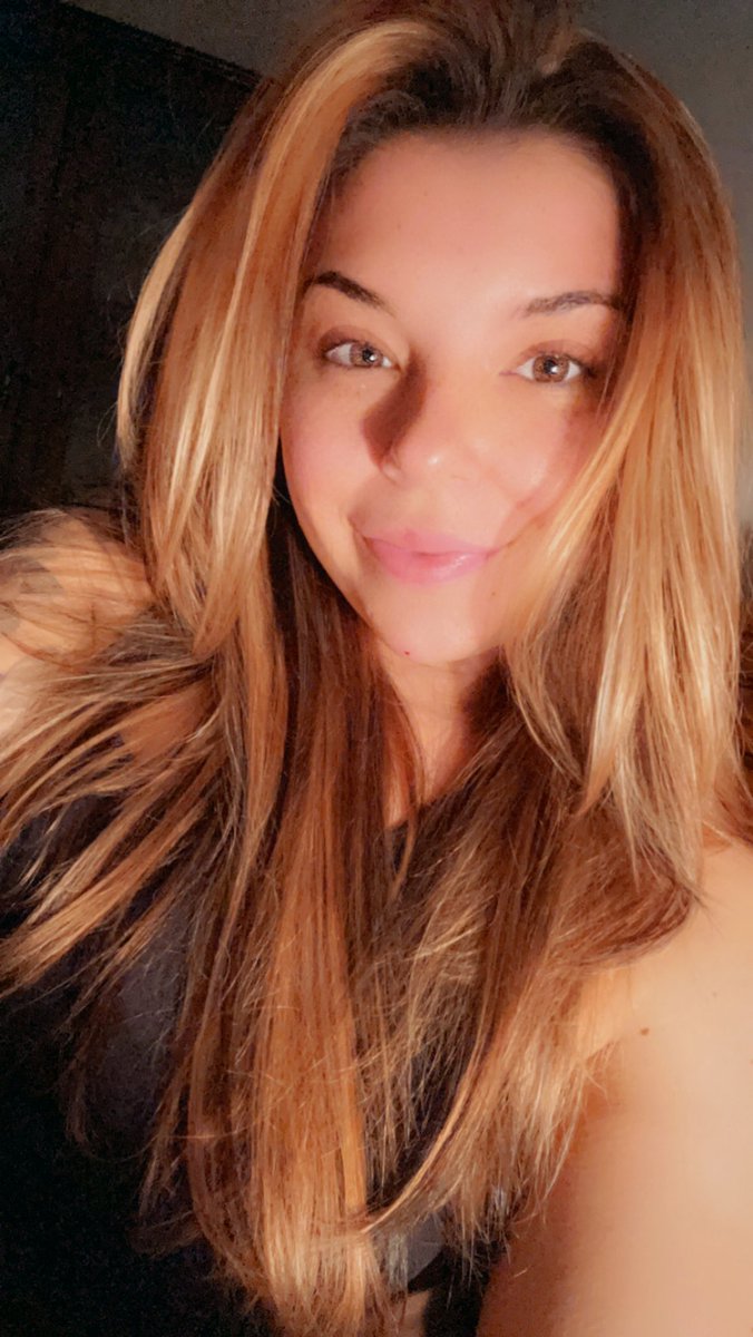 janis0922's tweet photo. Selfie dump yet again 🩶 https://t.co/XZtqxM3Fi2