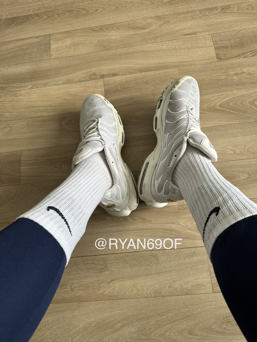 Ryan69OF's tweet photo. RT si tu rêves de mon 48 🦶🏼🔥

#gay #gayparis #moneyslave #cashmaster #cashslave #findom #findomfr #soumis #slave #kiffeur #cho7 #socks #feetfetiche #feet #feet_pic #feetpic #feetpicsforsales #feetseller #feetfinder #FeetPicture #kiffeurfr #socks #tn #feet_lover #gaykiffeur https://t.co/f41E0aImEd