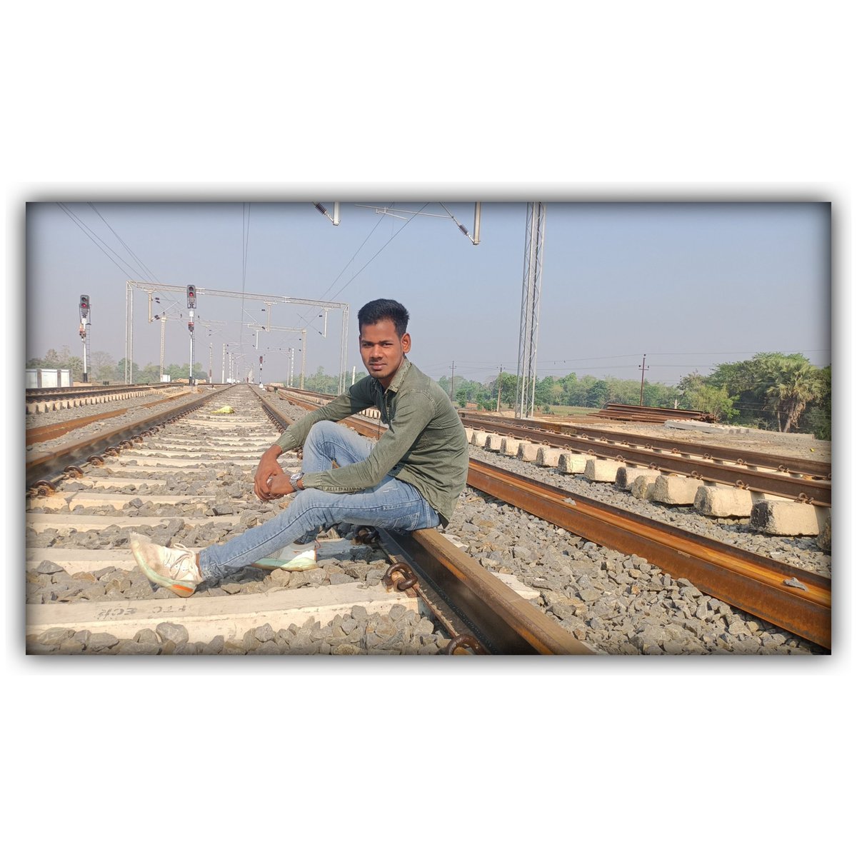 rjrajnish12576's tweet photo. Entanglement
3
Shot on:@realmeIndia
@ekrajnish
#bithan #hasanpur #rosera #samastipur #rjrajnish12576 #ekrajnish #mohanpur #jitwarpur #spjmeme #tajpur #mahadev
#dudhpura #kashipur #realme #samsung #love #instagood #instagram #happy #like #follow #lifestyle #photooftheday #smile https://t.co/5dZeKseQ3X