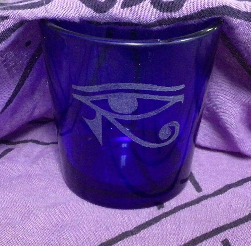 dragon_keep's tweet photo. CUSTOM GLASSWARE THURSDAY! I was feeling crafty lately &amp; I had a customer ask for a custom glass, so I decided to breakout my Dremel &amp; make a few glasses. The Pilsner with our logo on it is the customer request (don’t tell her it was my first time etchin… https://t.co/JqxQmOmwqh https://t.co/kNDEd06NK9
