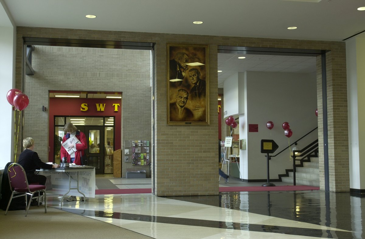 Interior of the #txst LBJ Student Center, 2002.

#txstUnivHistory