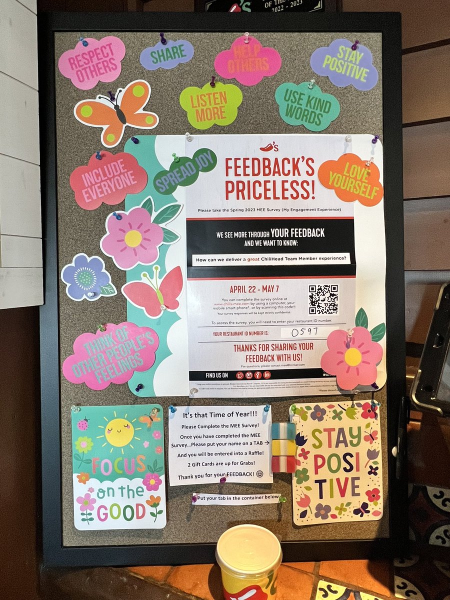 Mariajuliettek's tweet photo. #chilislove chilis Loveland setting up a MEE booth that is positive and shows sense of belonging! LY they did similar &amp; had gr8 results and participation! Sharing is caring! @Chilis @dougcomings @kdhochman @train3rgirl @heathwilson0112 @@StephanieKeeli5 @LynottSr @hasquet https://t.co/WY3Wt2BGwv