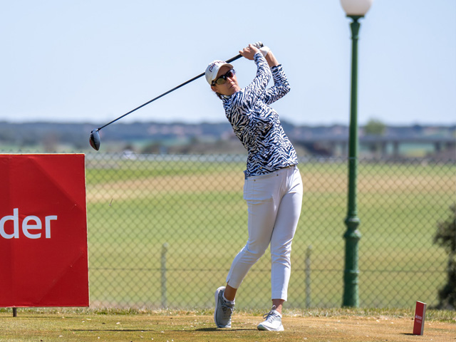 La golfista barcelonesa <a href="/mireiaprat1/">mireia prat</a> se proclama brillante campeona de Santander Golf Tour Burgos en un emocionante sprint final con la balear <a href="/nuriaitu/">Nuria Iturrioz</a>, y anotándose otra tarjeta de 66 en <a href="/GolfLerma/">Golf Lerma & Saldaña</a> ⛳️🏆👇  bit.ly/3osyAb8